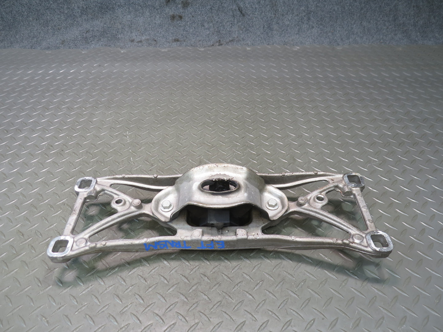 02-05 Ford Thunderbird A/T Transmission  Mount Bracket Support XW43-5060-AA OEM
