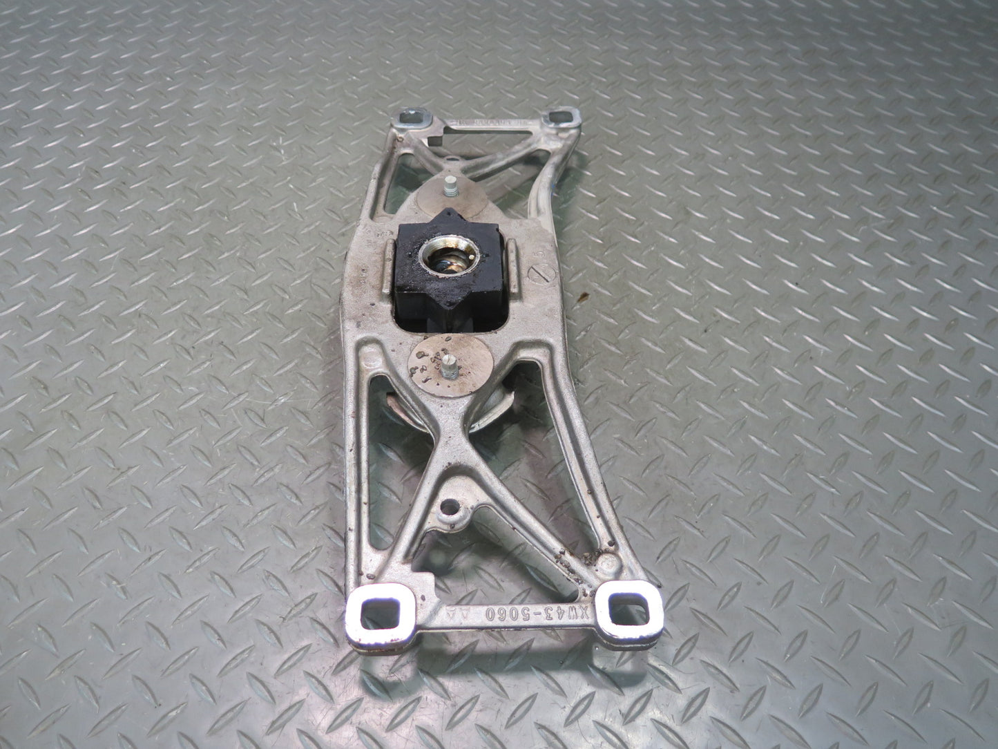 02-05 Ford Thunderbird A/T Transmission  Mount Bracket Support XW43-5060-AA OEM