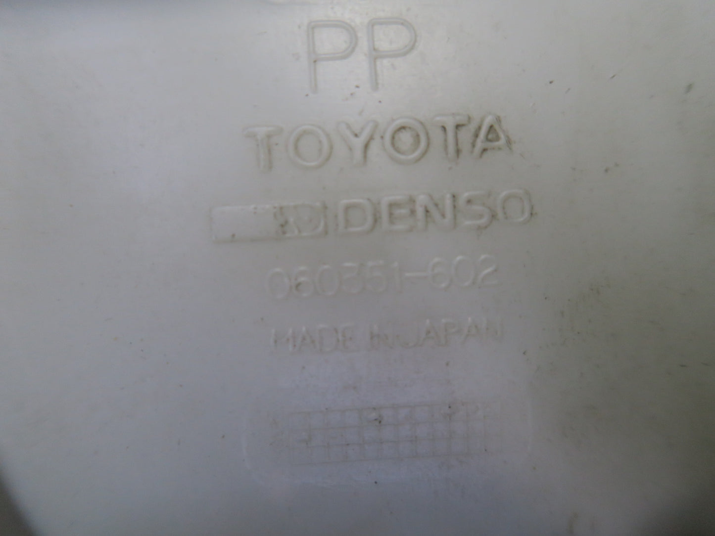 95-00 Lexus JZZ31L SC400 SC300 Windshield Washer Fluid Reservoir Tank Assy OEM