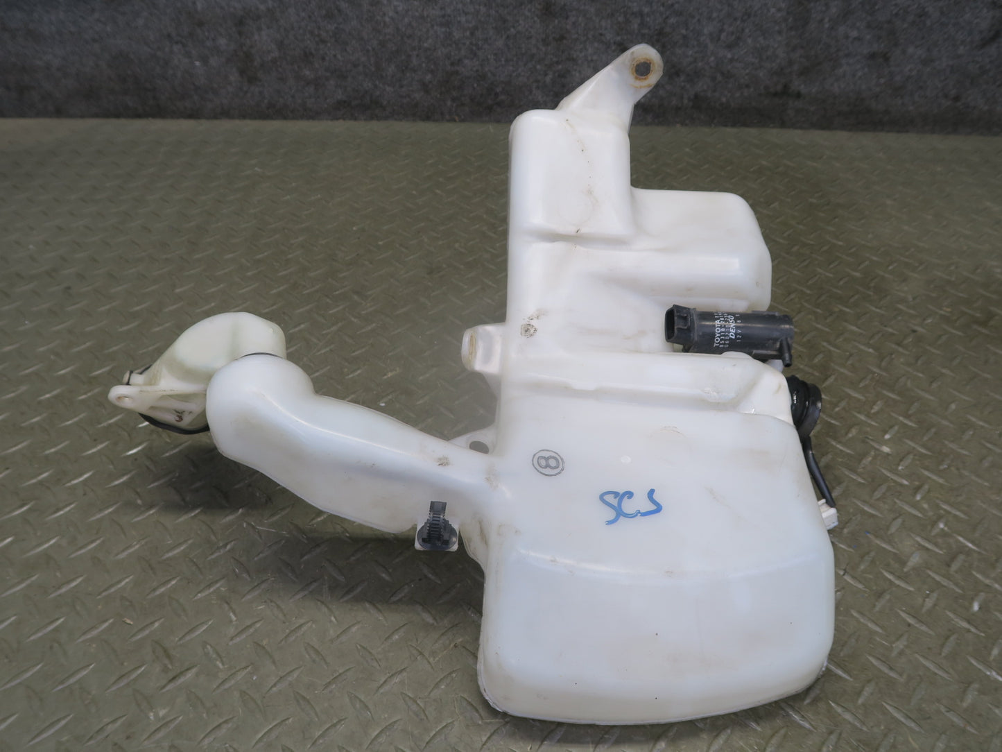 95-00 Lexus JZZ31L SC400 SC300 Windshield Washer Fluid Reservoir Tank Assy OEM