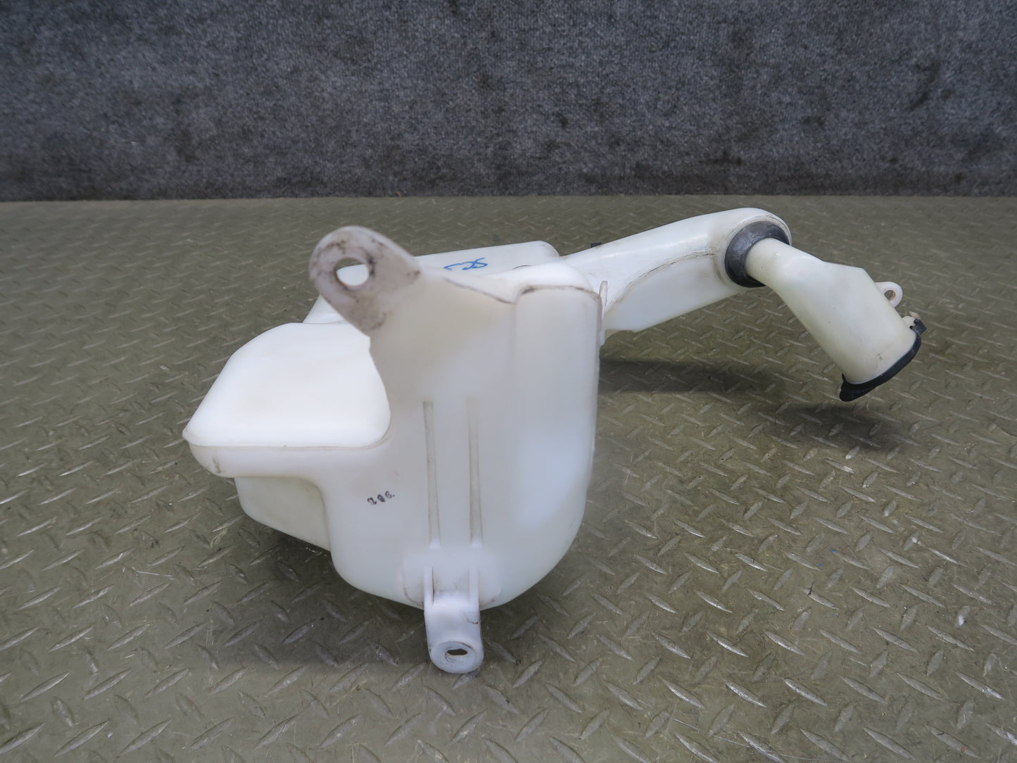 95-00 Lexus JZZ31L SC400 SC300 Windshield Washer Fluid Reservoir Tank Assy OEM