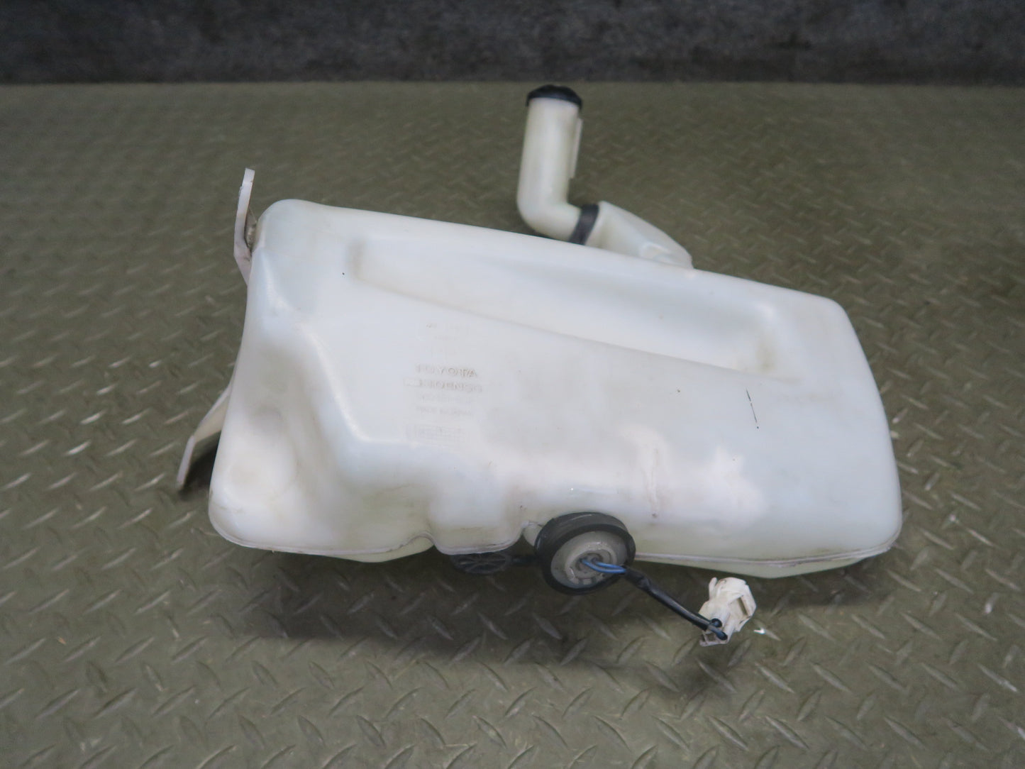 95-00 Lexus JZZ31L SC400 SC300 Windshield Washer Fluid Reservoir Tank Assy OEM