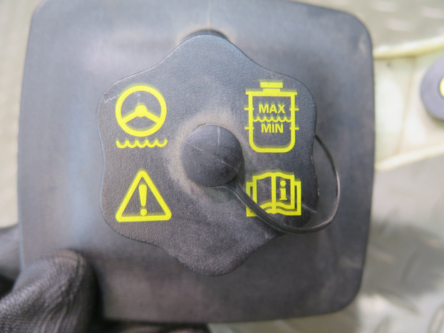02-05 Ford Thunderbird Power Steering Fluid Reservoir Tank XW43-3R700-AC OEM