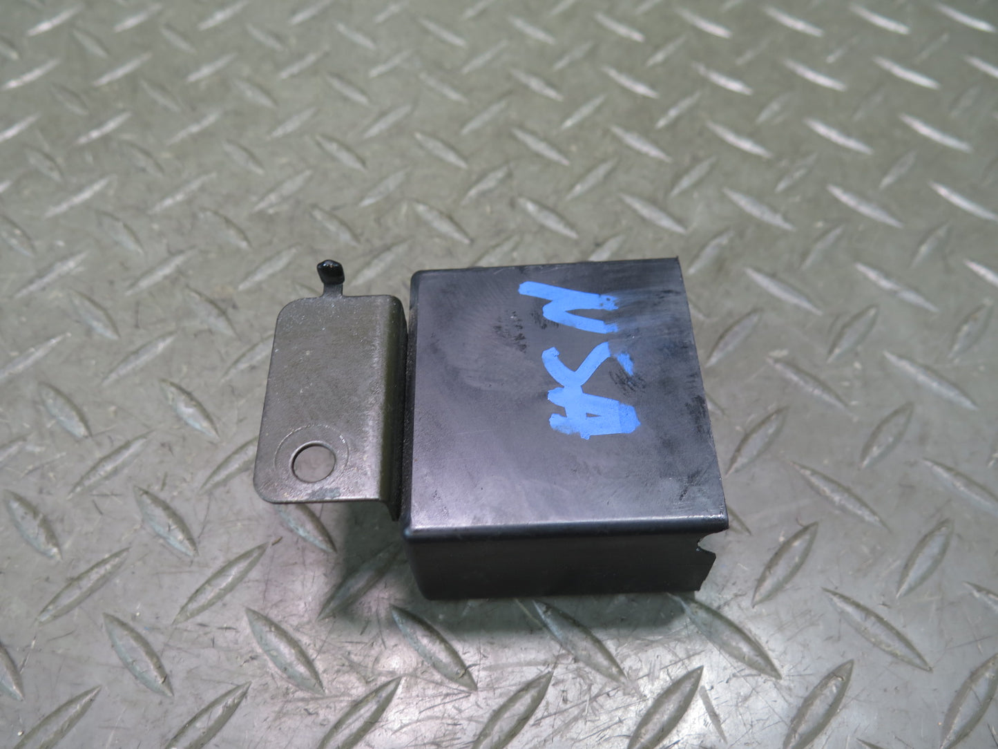 96-98 Nissan Stagea WGC34 Front Wiper Arm Control Unit 28510-0V010 OEM