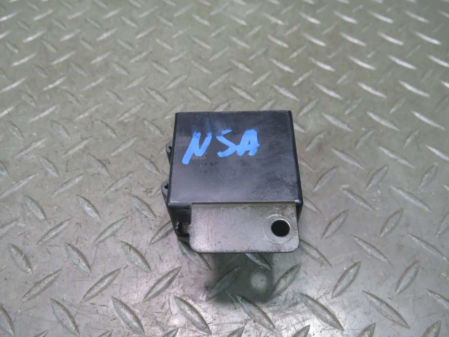 96-98 Nissan Stagea WGC34 Front Wiper Arm Control Unit 28510-0V010 OEM
