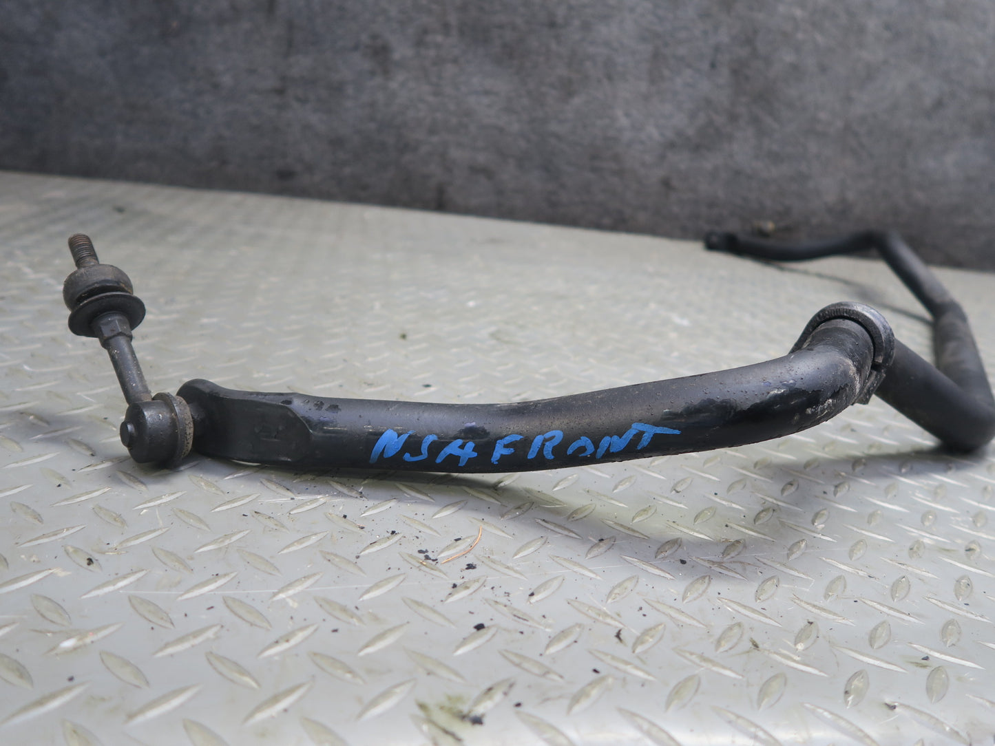 96-98 Nissan Stagea WGC34 RWD 2.5L 2.0L Front Stabilizer Sway Bar w Links OEM