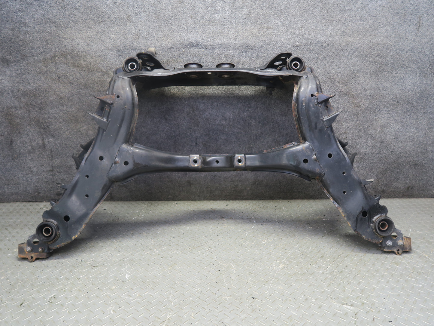 96-98 Nissan Stagea WGC34 RWD RB25DE NA Rear Crossmember Subframe Bracket OEM