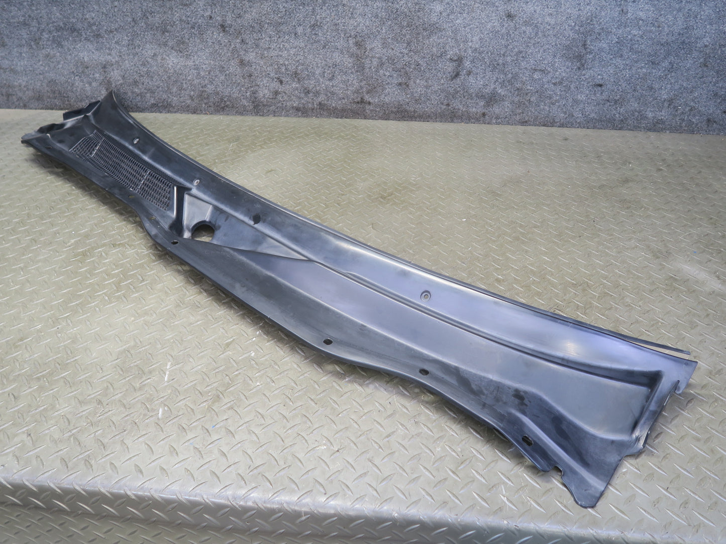 96-98 Nissan Stagea WGC34 Front Windshield Wiper Cowl Vent Trim Panel OEM