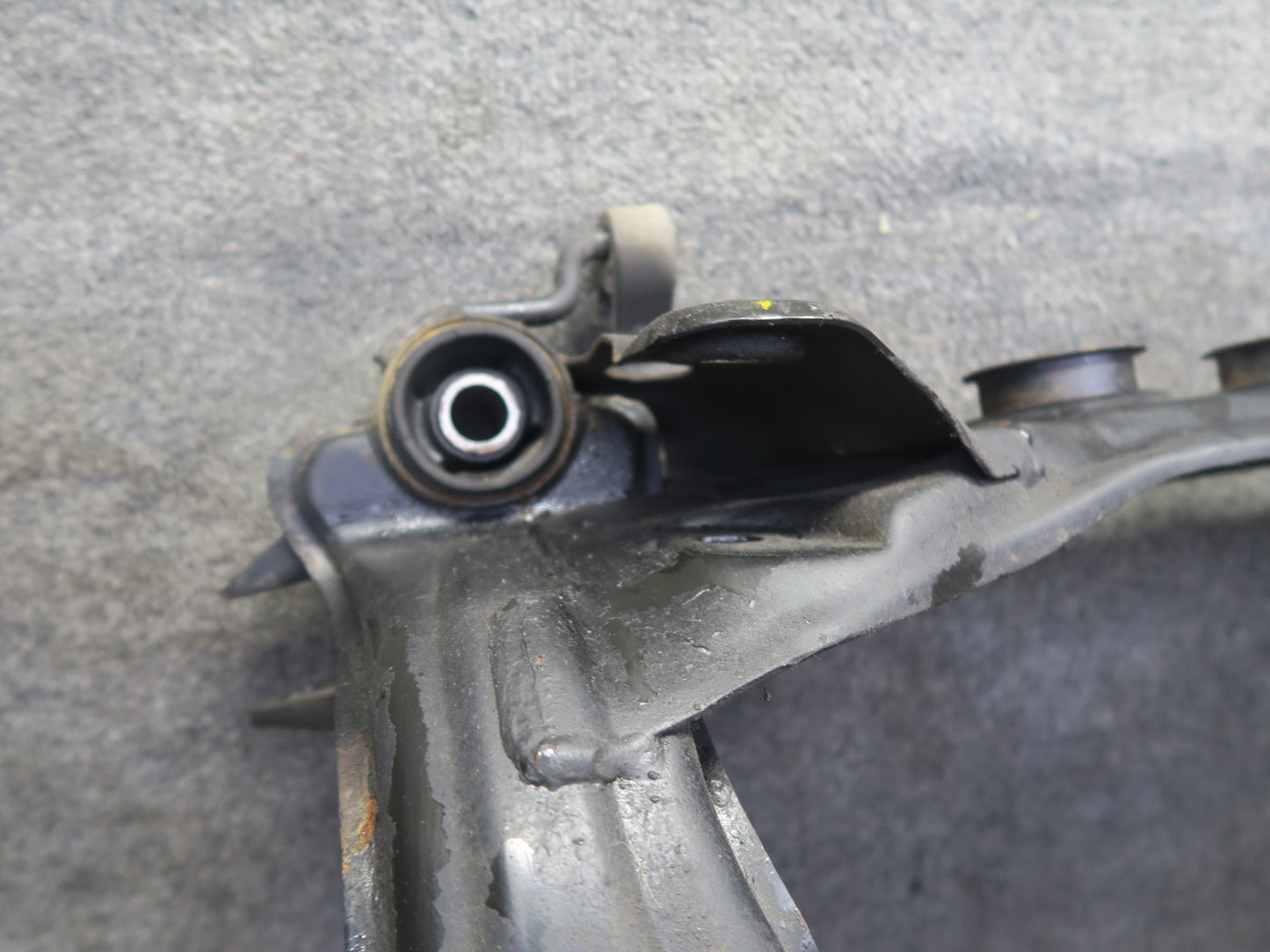 96-98 Nissan Stagea WGC34 RWD RB25DE NA Rear Crossmember Subframe Bracket OEM