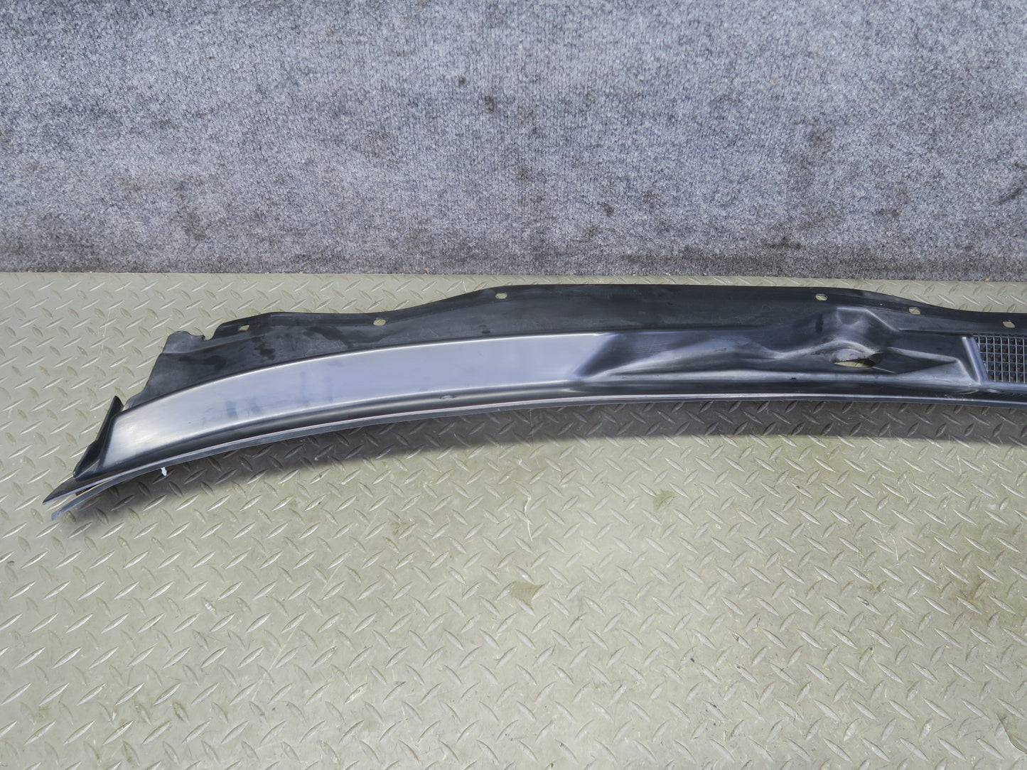 96-98 Nissan Stagea WGC34 Front Windshield Wiper Cowl Vent Trim Panel OEM