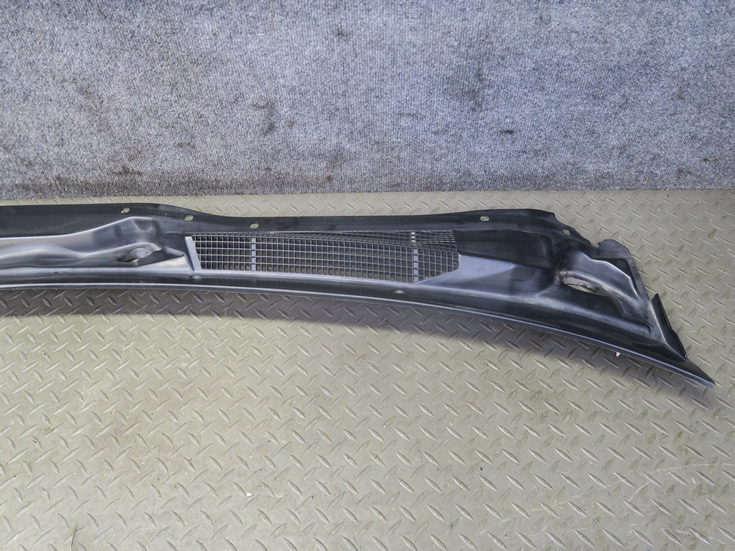 96-98 Nissan Stagea WGC34 Front Windshield Wiper Cowl Vent Trim Panel OEM