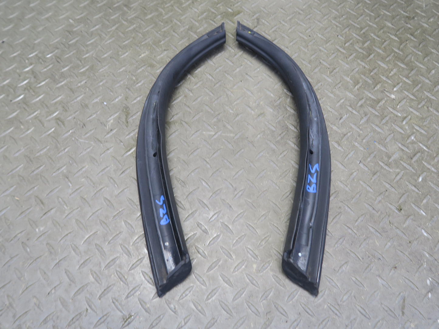 03-08 BMW E85 Z4 Set of 6 Folding TOP Roof Weatherstrip Rubber Seal OEM