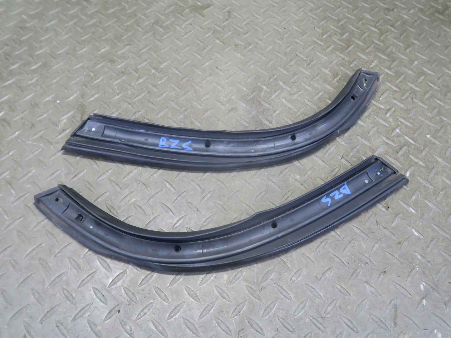 03-08 BMW E85 Z4 Set of 6 Folding TOP Roof Weatherstrip Rubber Seal OEM