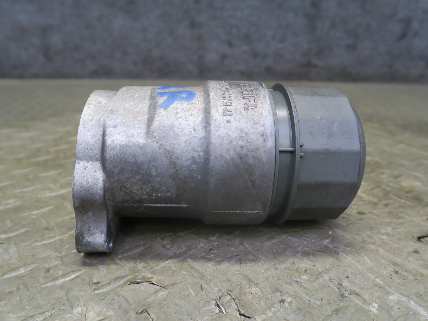 14-19 Range Rover Sport L494 Engine Motor Oil Filter Housing 8W93-6714-AD