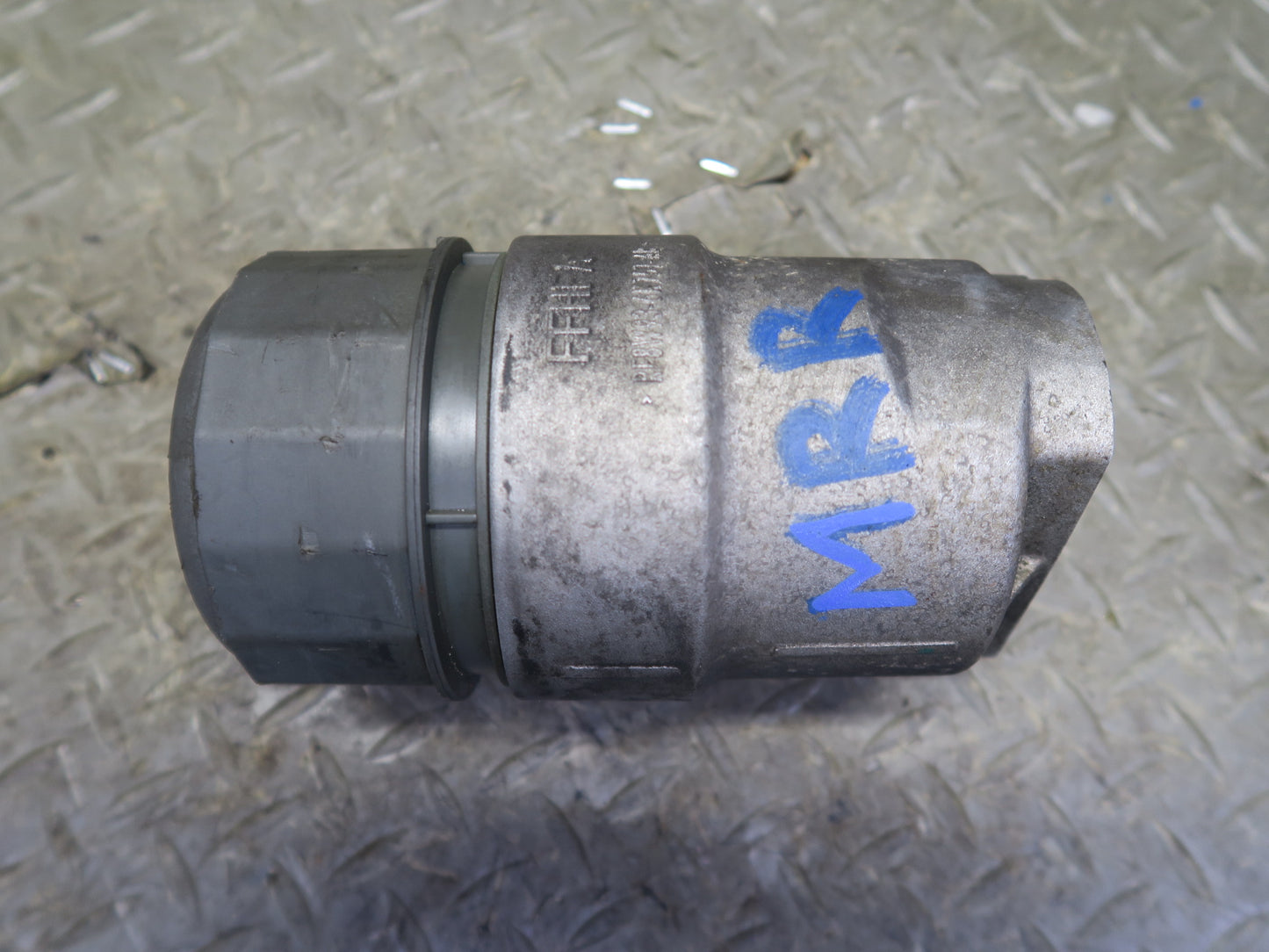 14-19 Range Rover Sport L494 Engine Motor Oil Filter Housing 8W93-6714-AD