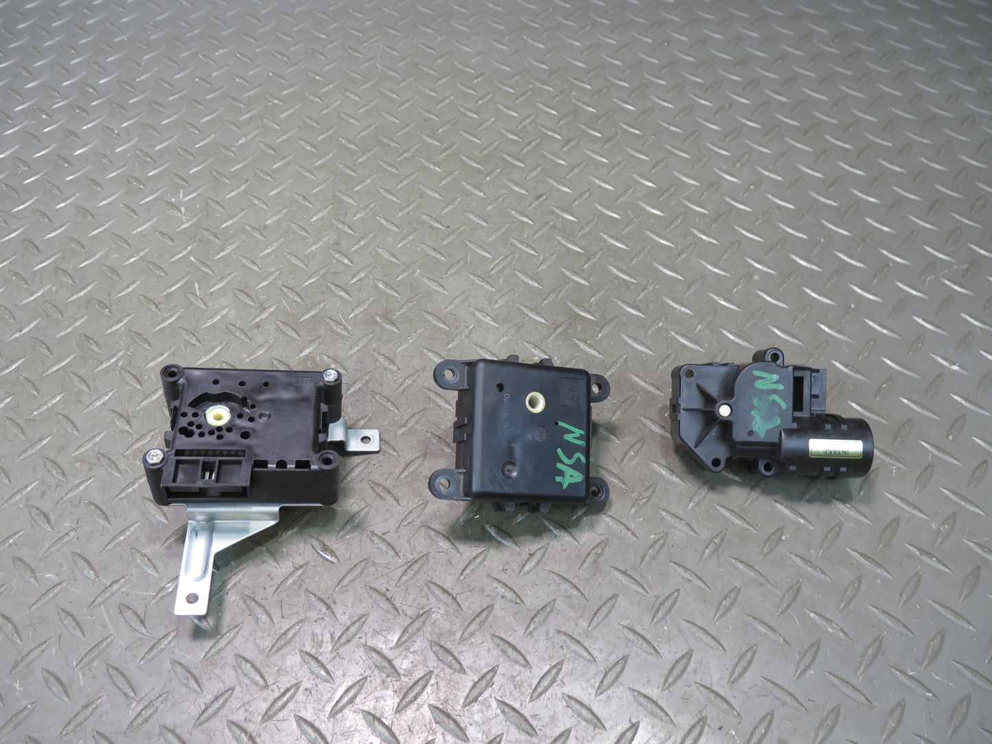 96-98 Nissan Stagea WGC34 A/C Heater Flap Actuator Motor Set of 3 OEM