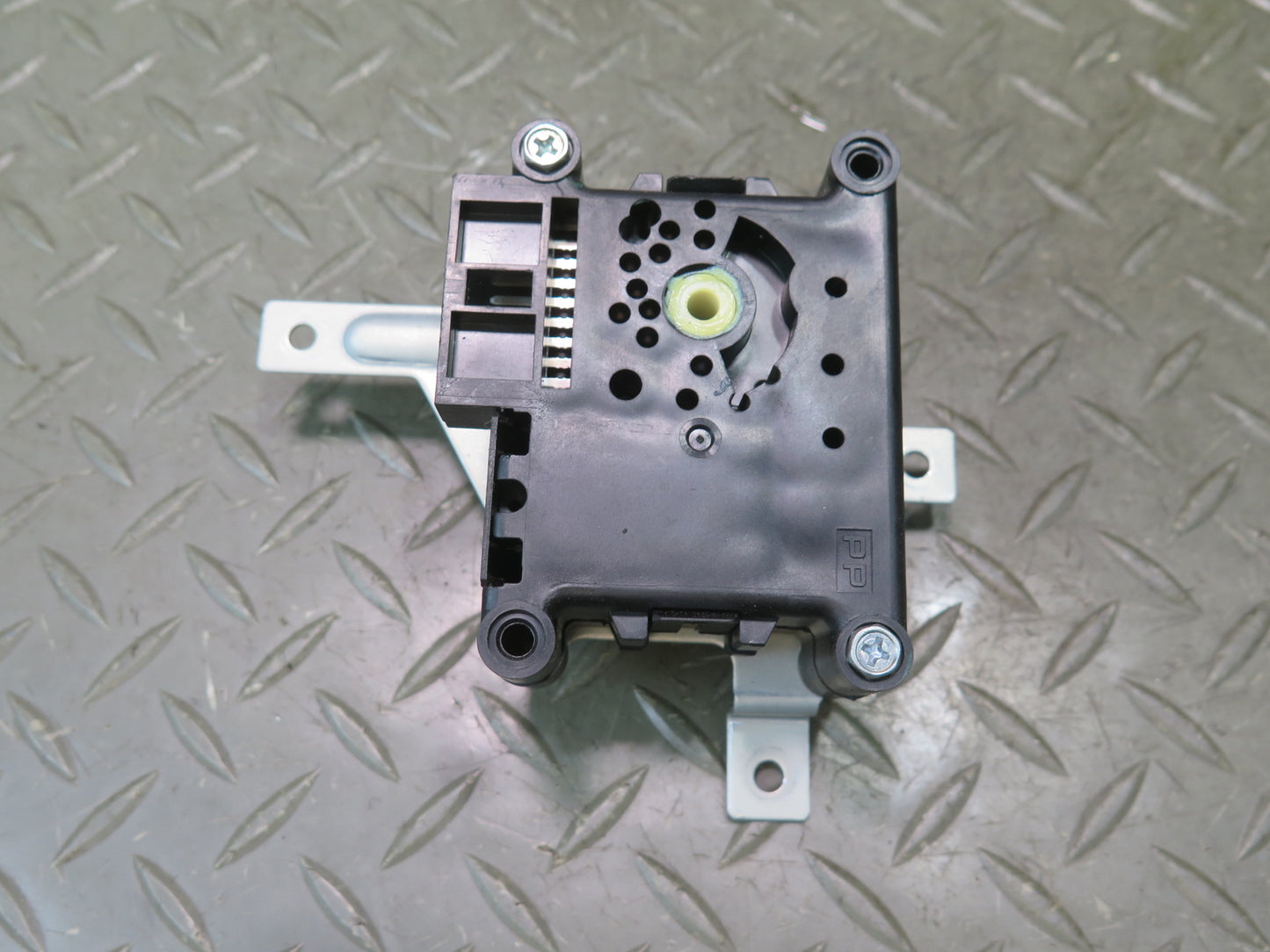 96-98 Nissan Stagea WGC34 A/C Heater Flap Actuator Motor Set of 3 OEM