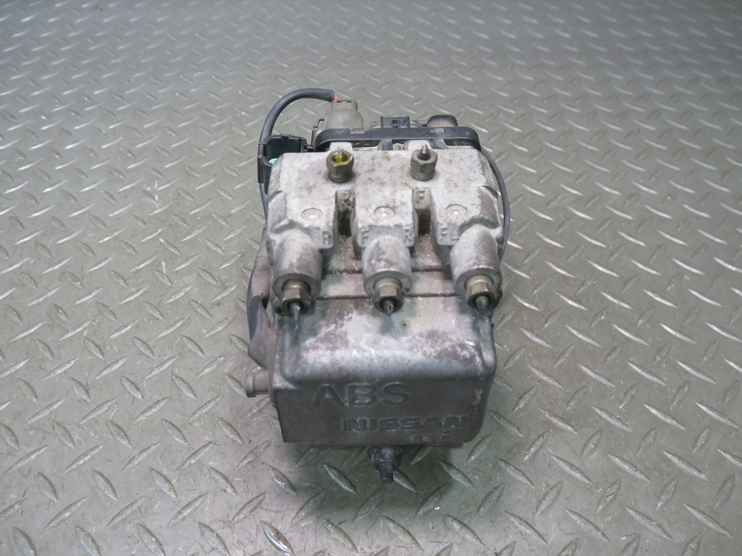 96-98 Nissan Stagea WGC34 RB25DE RWD Anti Lock Brake ABS Pump Module 33K OEM