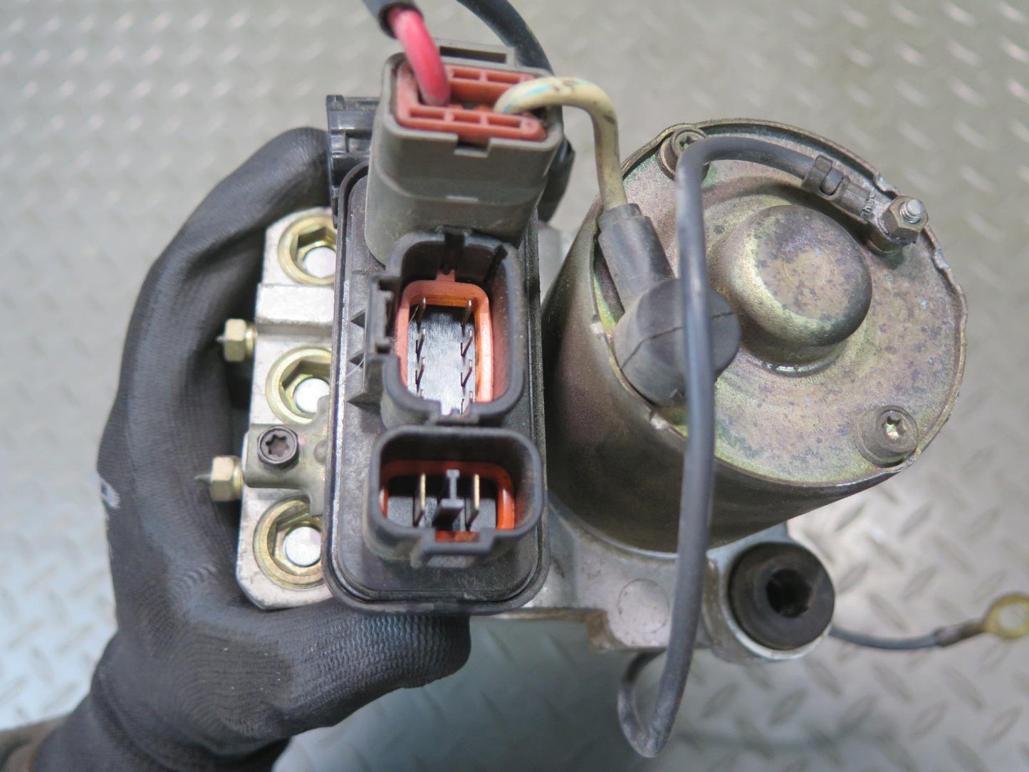 96-98 Nissan Stagea WGC34 RB25DE RWD Anti Lock Brake ABS Pump Module 33K OEM