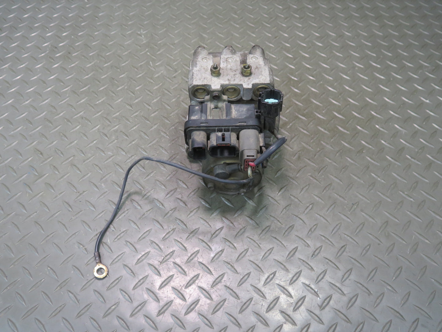 96-98 Nissan Stagea WGC34 RB25DE RWD Anti Lock Brake ABS Pump Module 33K OEM
