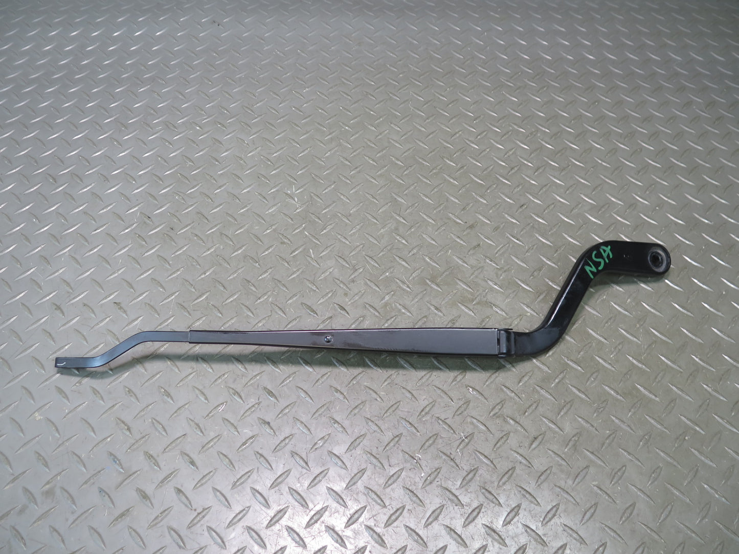 96-98 Nissan Stagea WGC34 Front Left & Right Wiper Arm Set of 2 OEM