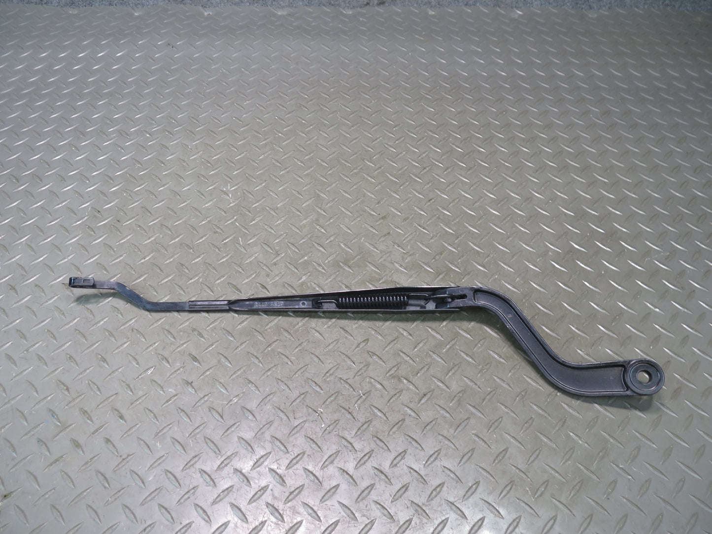 96-98 Nissan Stagea WGC34 Front Left & Right Wiper Arm Set of 2 OEM