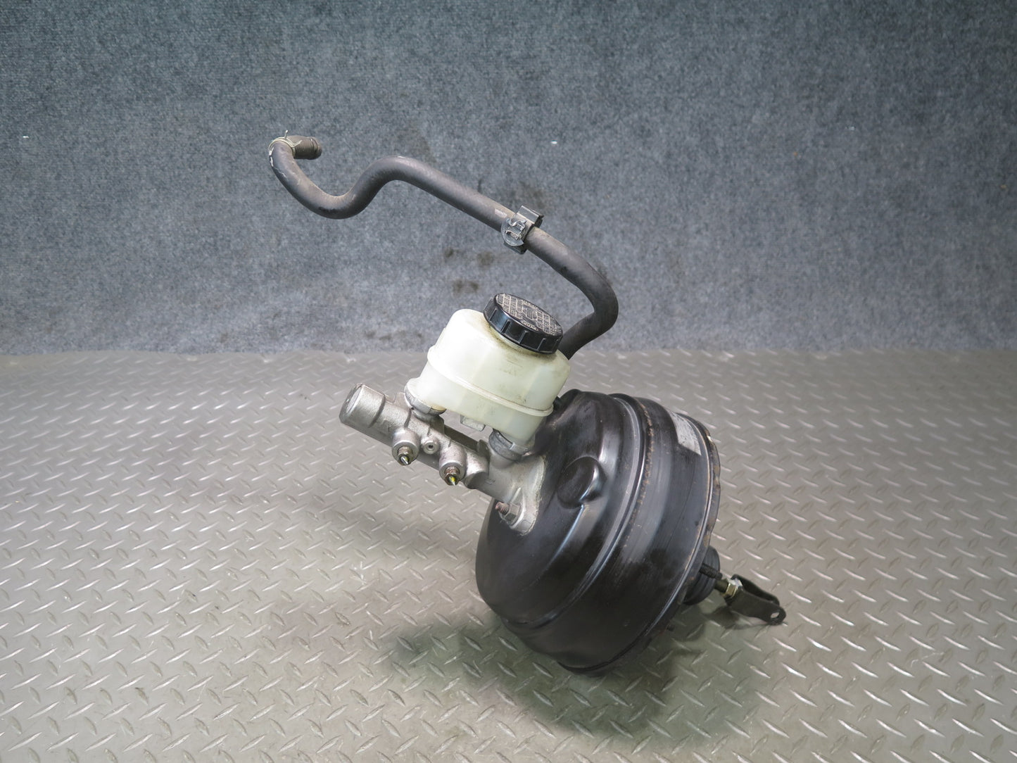 96-98 Nissan Stagea WGC34 RB25 RWD Brake Master Cylinder Booster Reservoir OEM