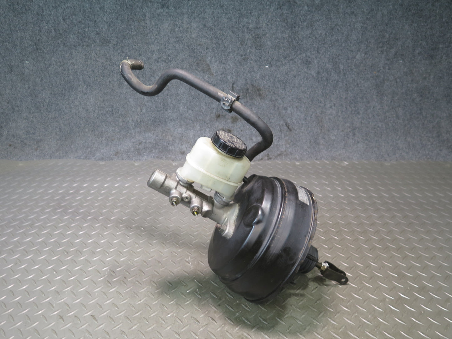 96-98 Nissan Stagea WGC34 RB25 RWD Brake Master Cylinder Booster Reservoir OEM