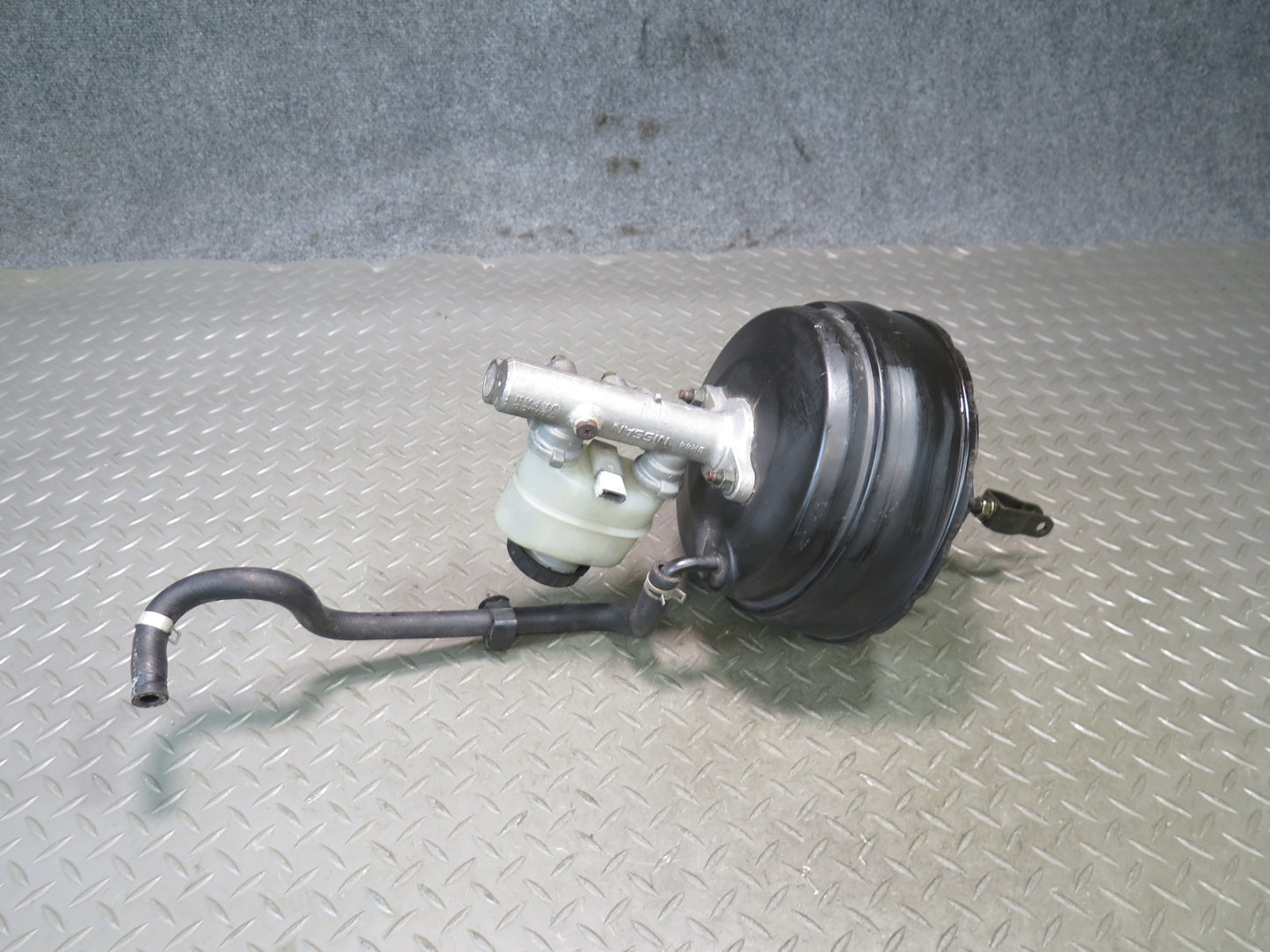 96-98 Nissan Stagea WGC34 RB25 RWD Brake Master Cylinder Booster Reservoir OEM