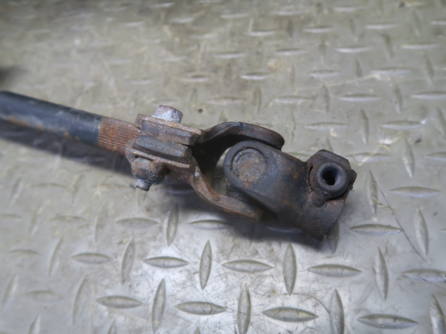 96-98 Nissan Stagea WGC34 RB25DE RWD Steering Column U Joint Linkage Shaft OEM