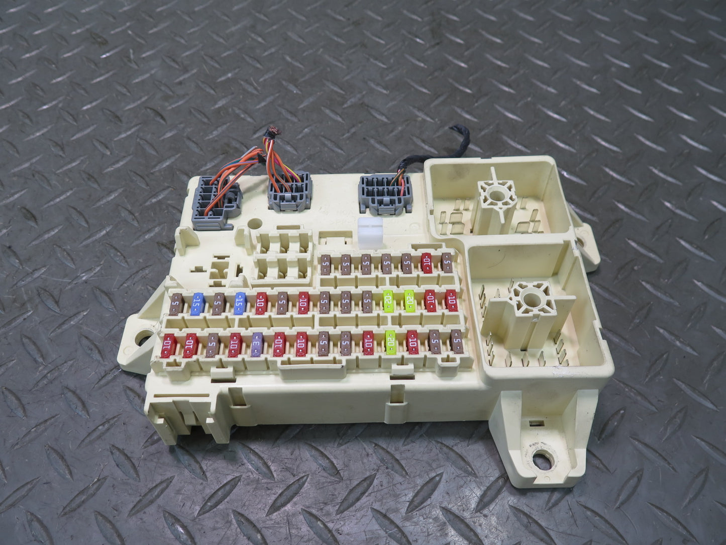02-05 Ford Thunderbird Fuse Relay Box 1W6T-14A067-AC OEM