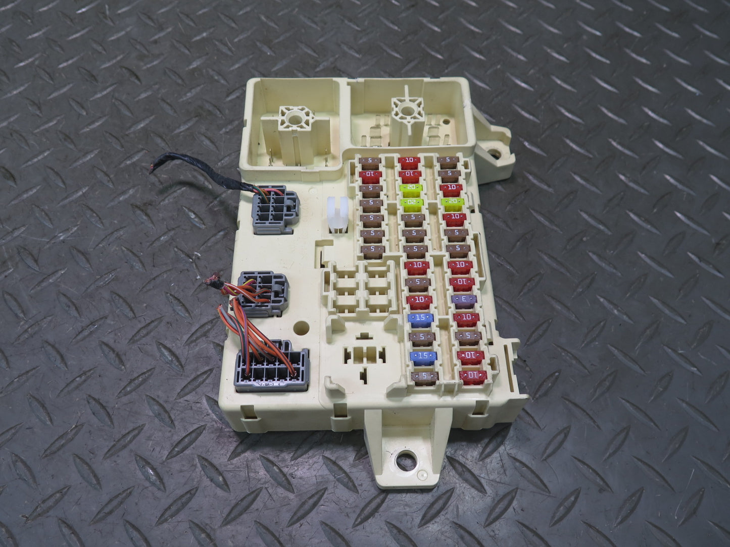 02-05 Ford Thunderbird Fuse Relay Box 1W6T-14A067-AC OEM