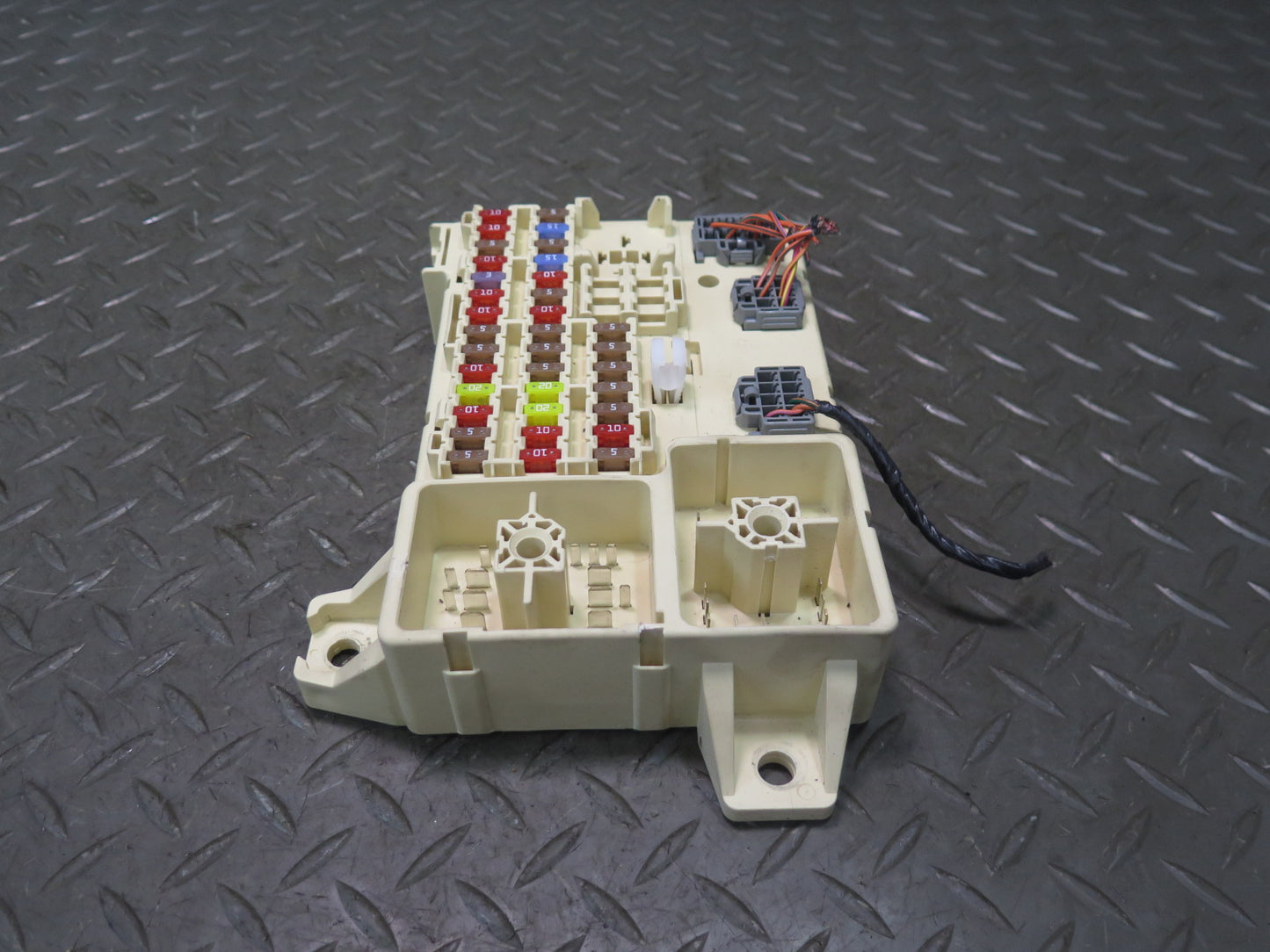 02-05 Ford Thunderbird Fuse Relay Box 1W6T-14A067-AC OEM