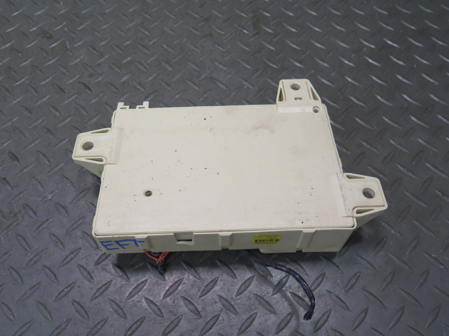 02-05 Ford Thunderbird Fuse Relay Box 1W6T-14A067-AC OEM