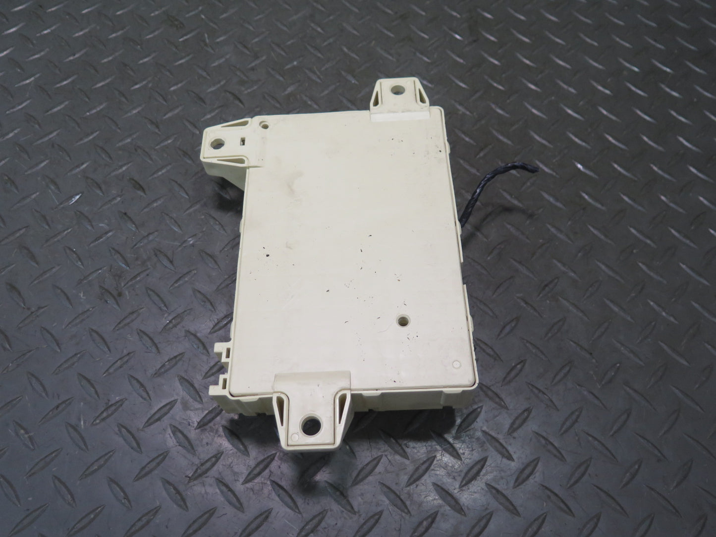 02-05 Ford Thunderbird Fuse Relay Box 1W6T-14A067-AC OEM