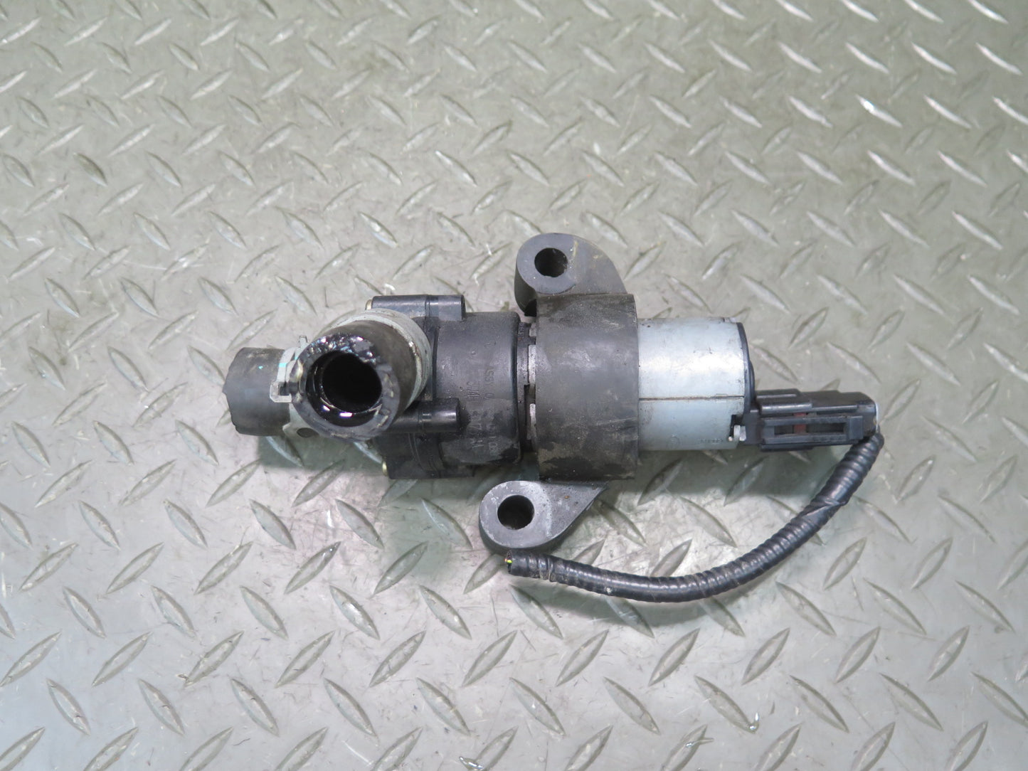 02-05 Ford Thunderbird Auxiliary AUX Coolant Water Pump 0392020071 OEM