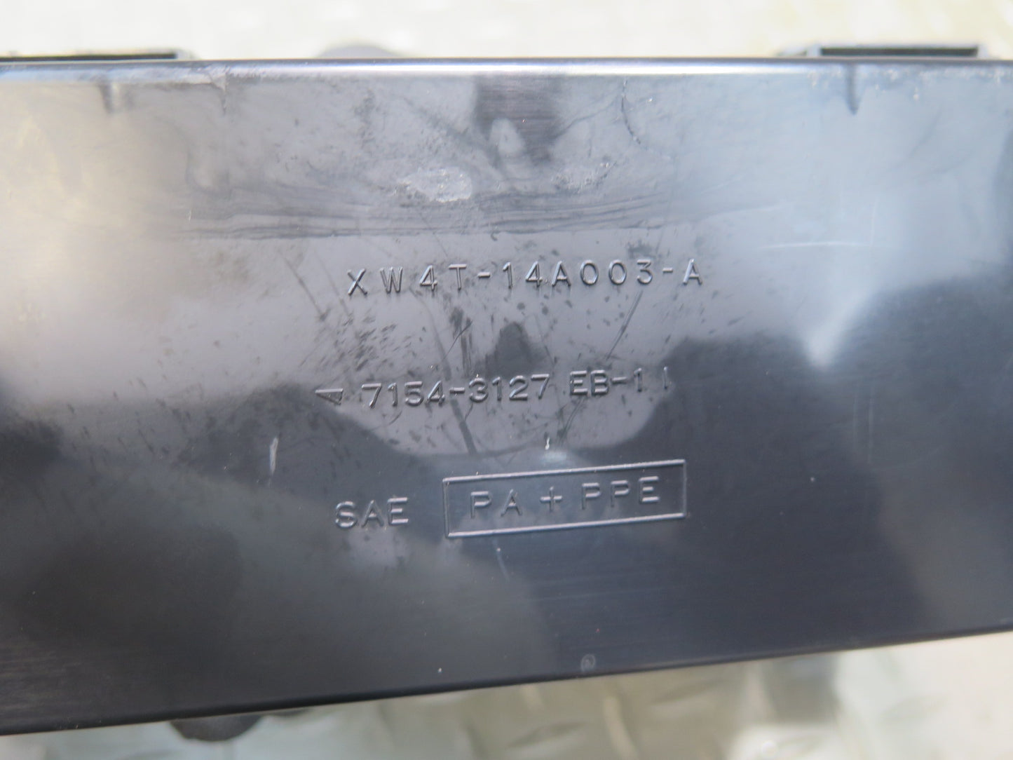 02-05 Ford Thunderbird Power Distribution Fuse Relay Box XW4T-14A003-A OEM
