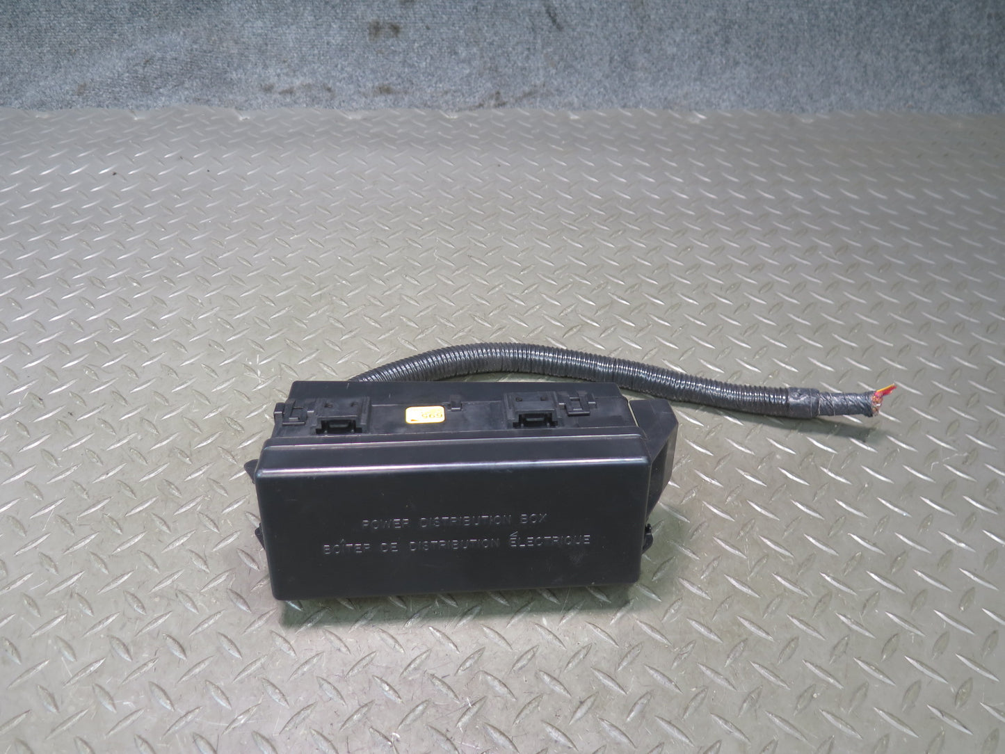 02-05 Ford Thunderbird Power Distribution Fuse Relay Box XW4T-14A003-A OEM