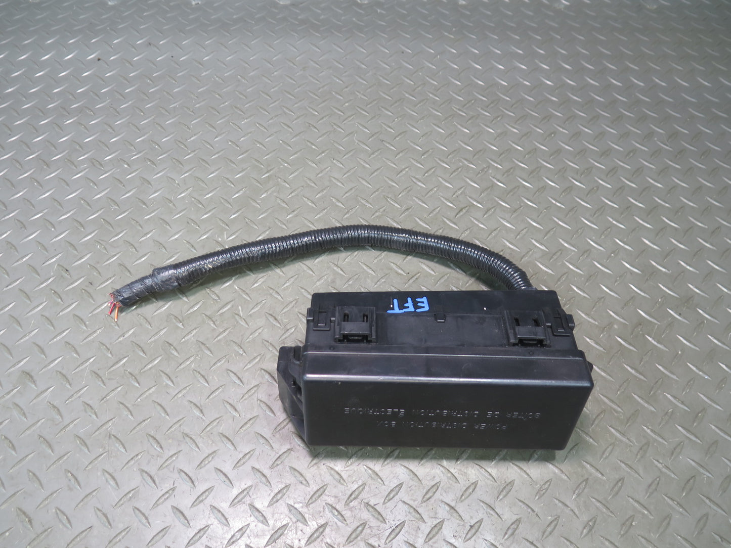 02-05 Ford Thunderbird Power Distribution Fuse Relay Box XW4T-14A003-A OEM