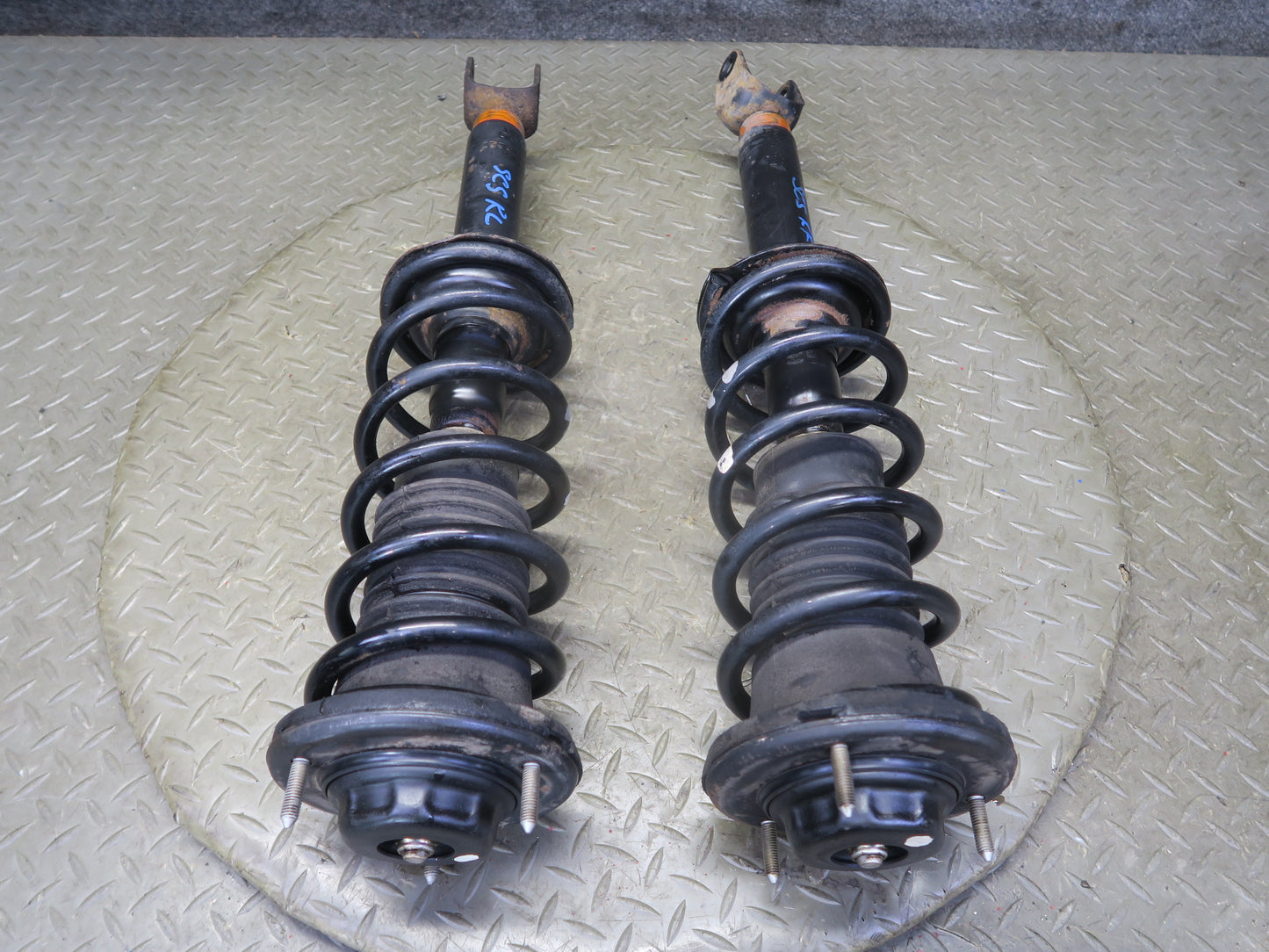 97-00 Lexus JZZ31L SC300 Set of 2 Rear Left & Right Strut Shock Absorber OEM
