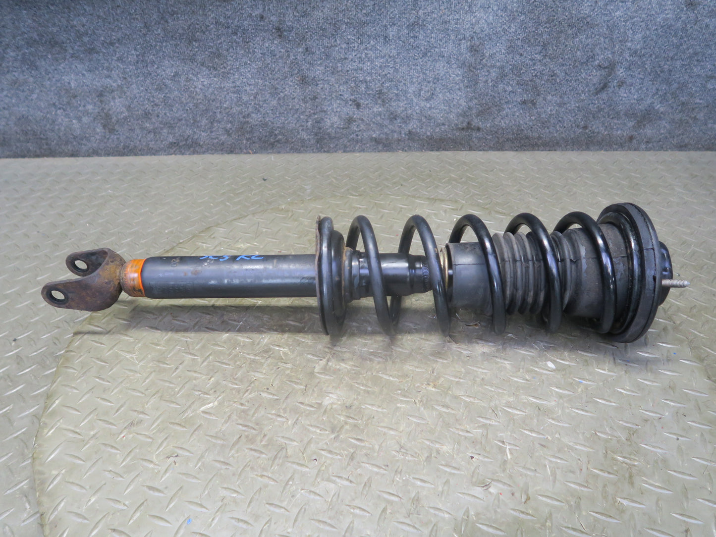 97-00 Lexus JZZ31L SC300 Set of 2 Rear Left & Right Strut Shock Absorber OEM