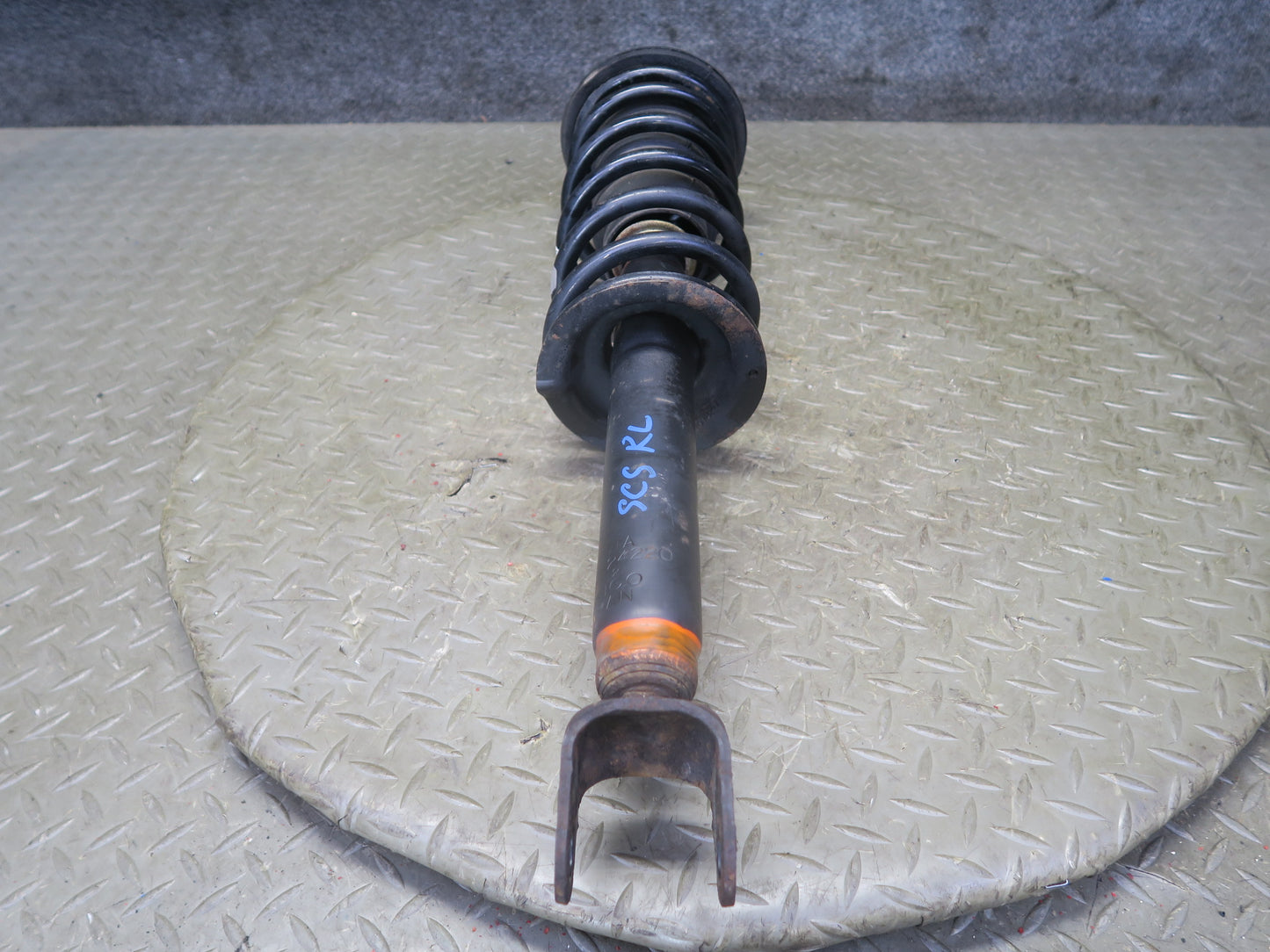 97-00 Lexus JZZ31L SC300 Set of 2 Rear Left & Right Strut Shock Absorber OEM