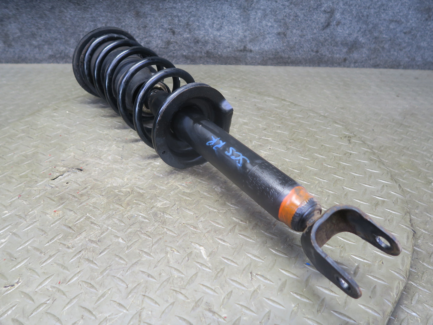 97-00 Lexus JZZ31L SC300 Set of 2 Rear Left & Right Strut Shock Absorber OEM