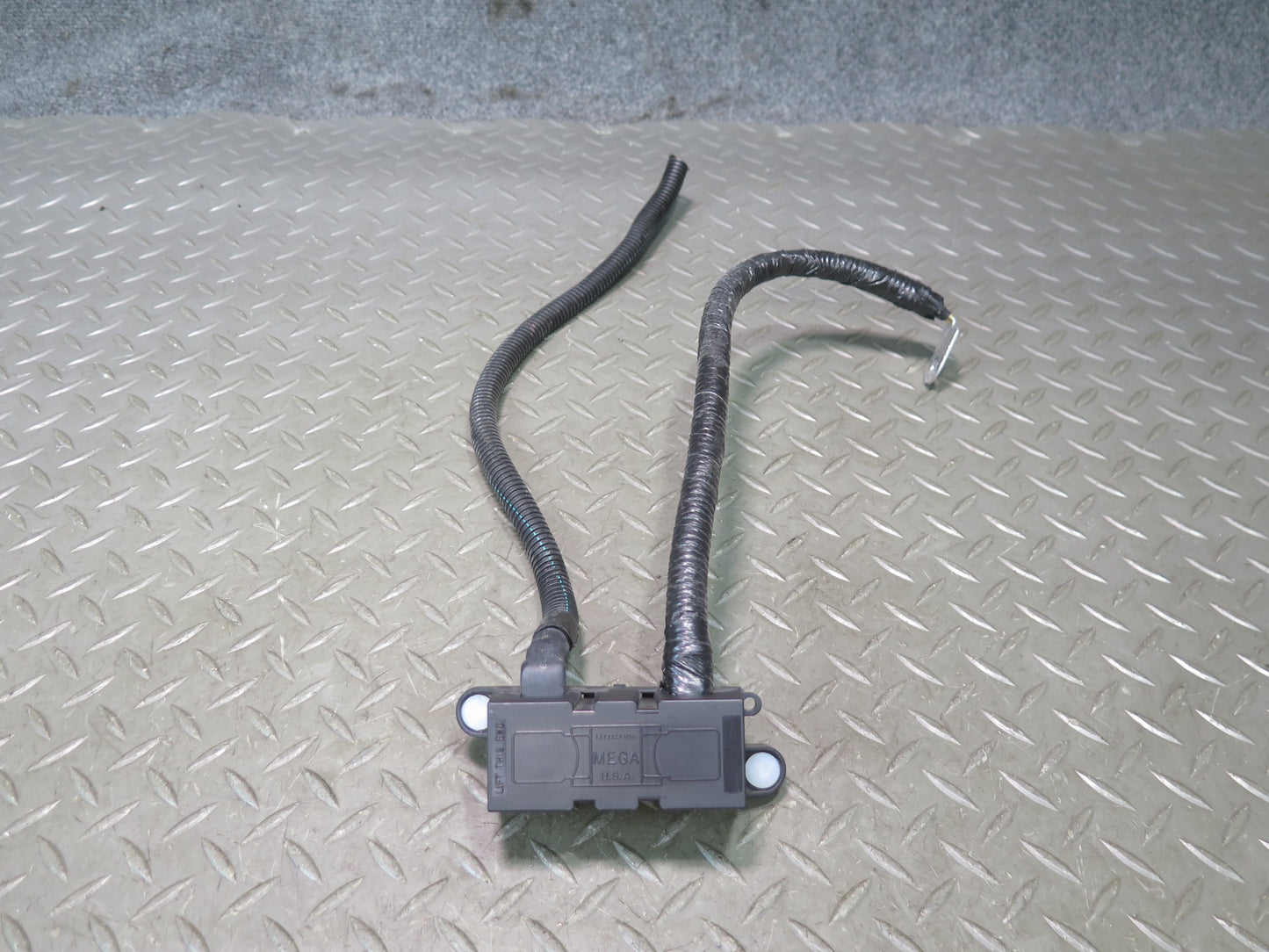 02-05 Ford Thunderbird Rear Trunk Battery Terminal Fuse OEM