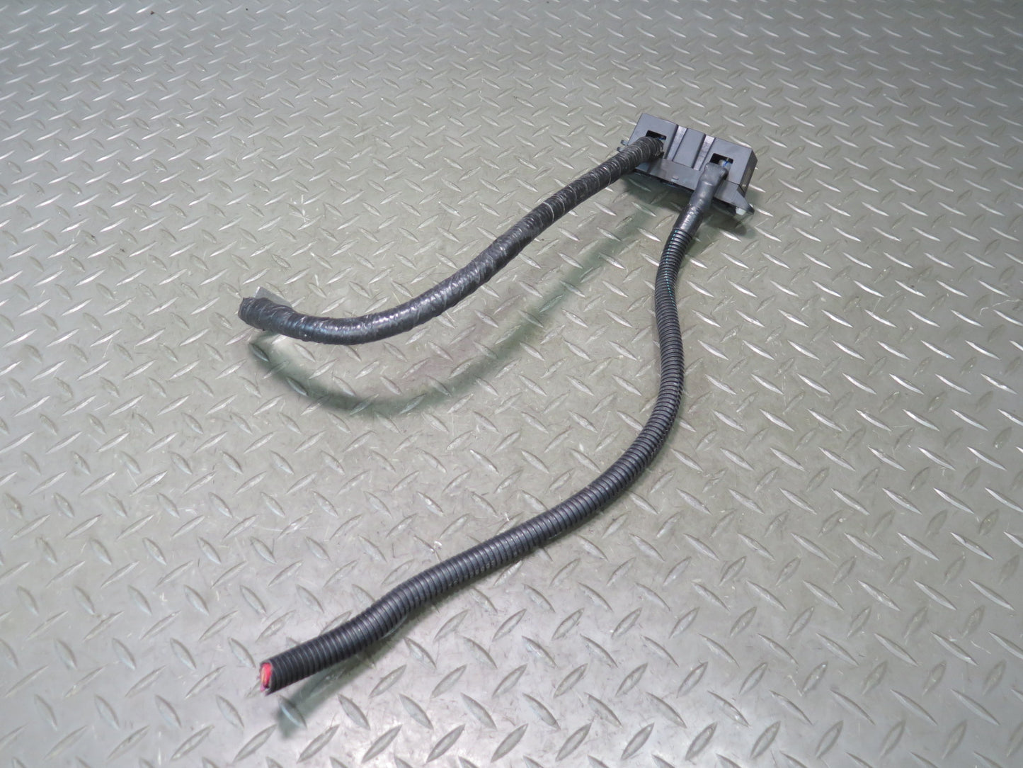 02-05 Ford Thunderbird Rear Trunk Battery Terminal Fuse OEM