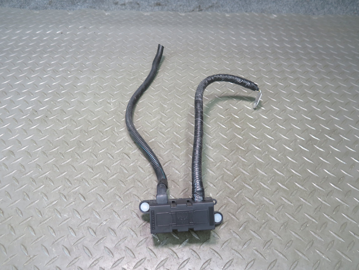 02-05 Ford Thunderbird Rear Trunk Battery Terminal Fuse OEM