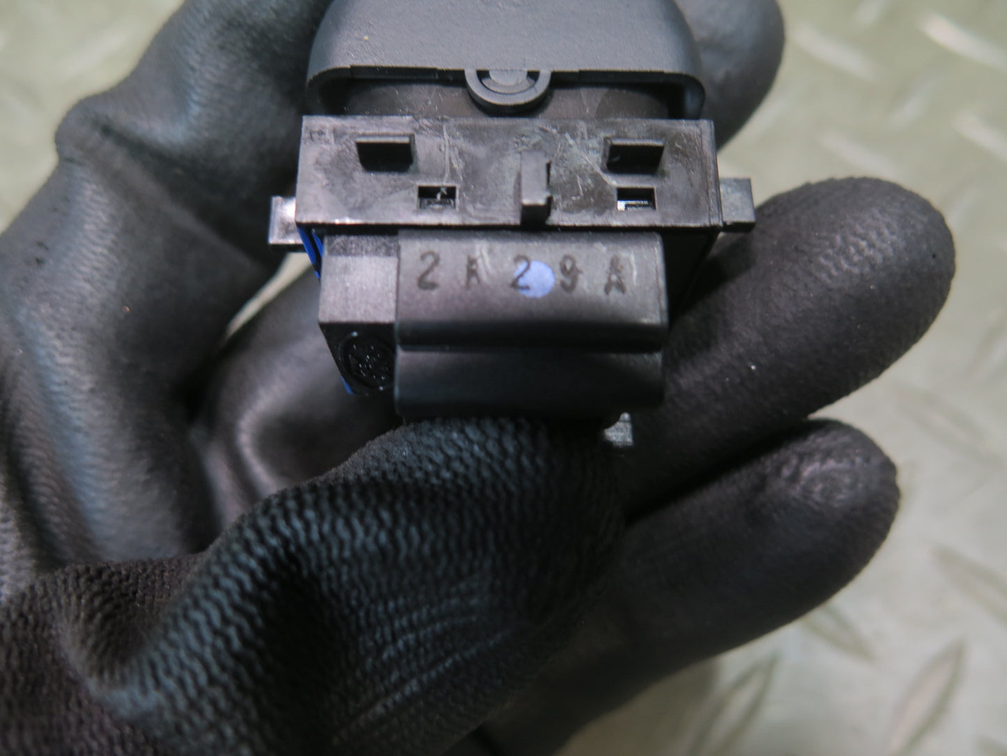 02-05 Ford Thunderbird Right Heated Seat Heater Switch 3W6T-14D694-AC OEM