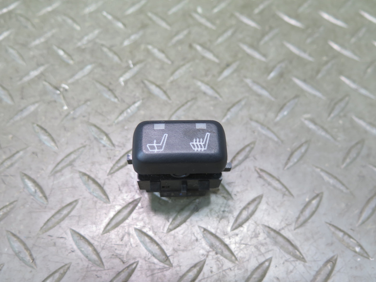 02-05 Ford Thunderbird Right Heated Seat Heater Switch 3W6T-14D694-AC OEM