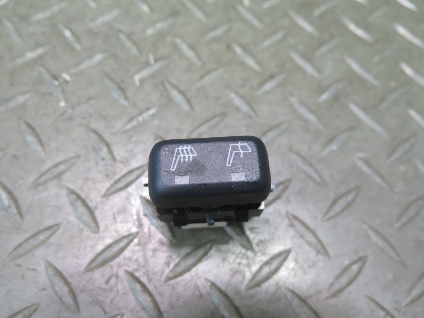 02-05 Ford Thunderbird Right Heated Seat Heater Switch 3W6T-14D694-AC OEM