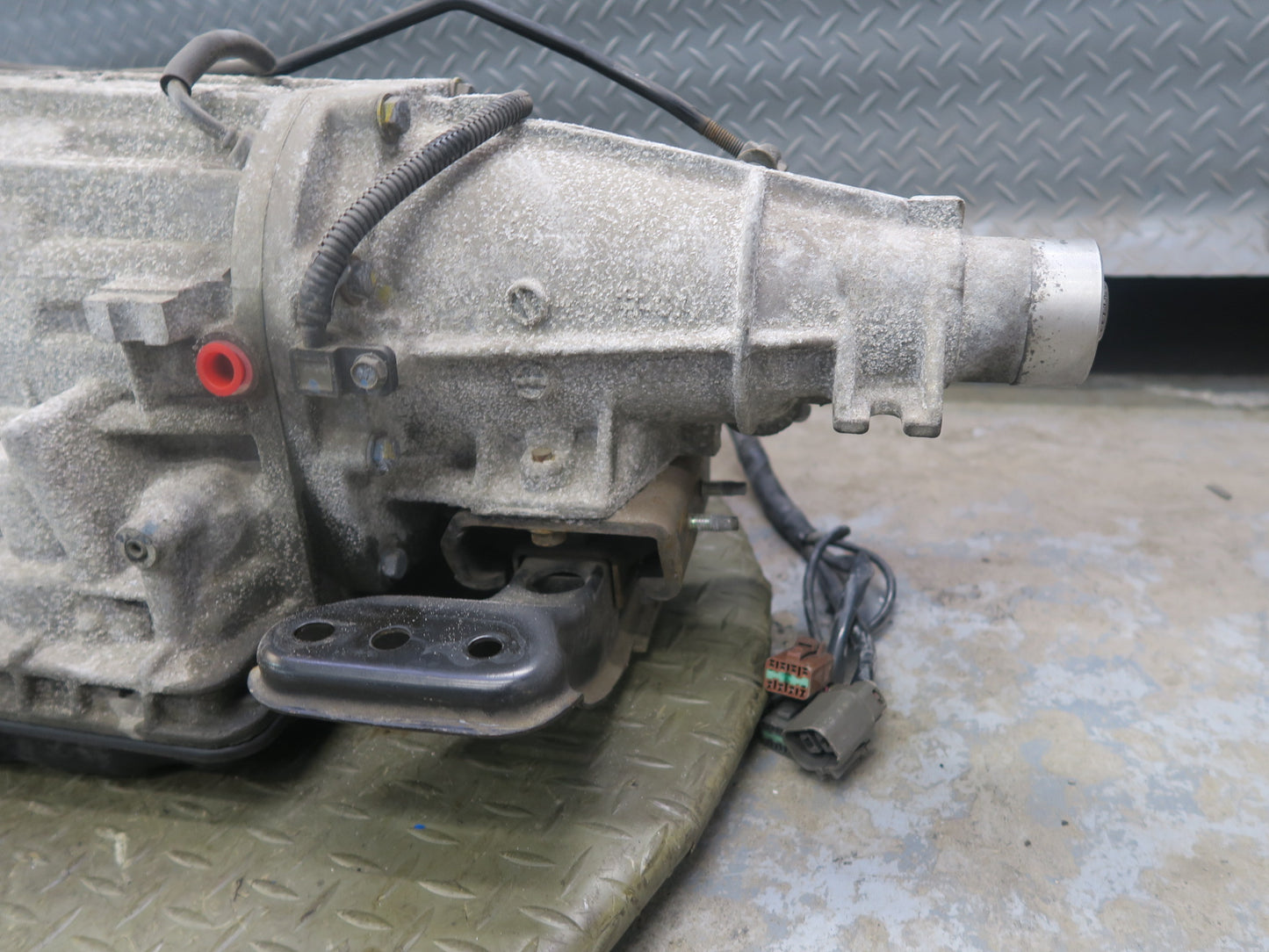 96-98 Nissan Stagea WGC34 RB25DE RWD NA RE4R01A Automatic Transmission 33K OEM